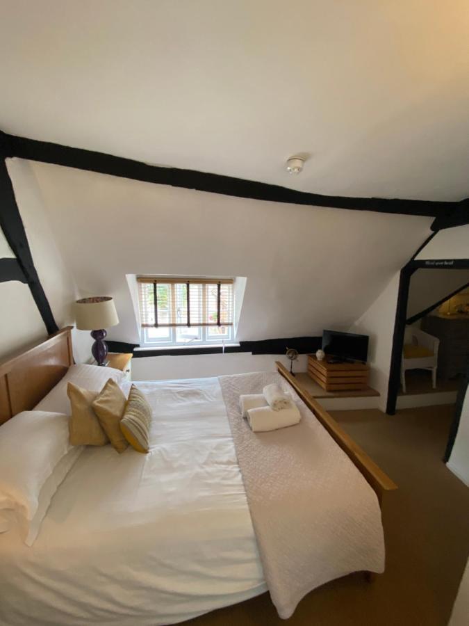The Fleur De Lys Inn