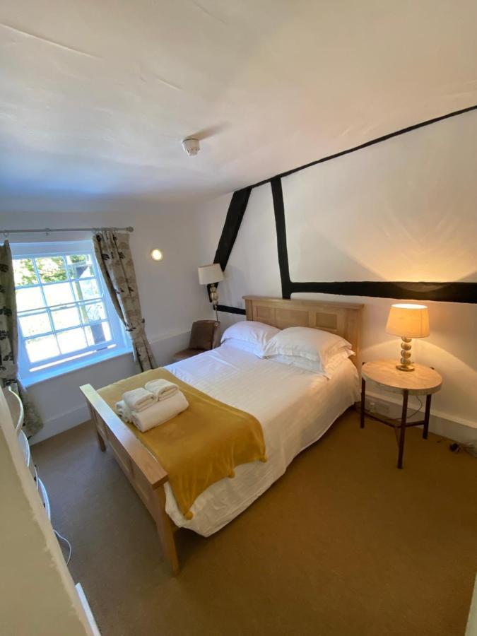 Inn The Fleur De Lys
